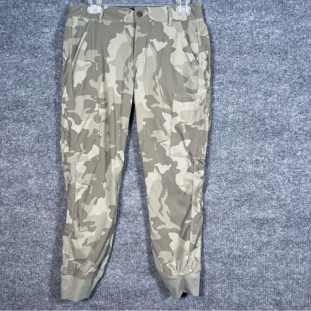 Prana Women’s 6 Tan Green Camo Joggers Capris Active Camping Comfort Pants - Picture 2 of 11